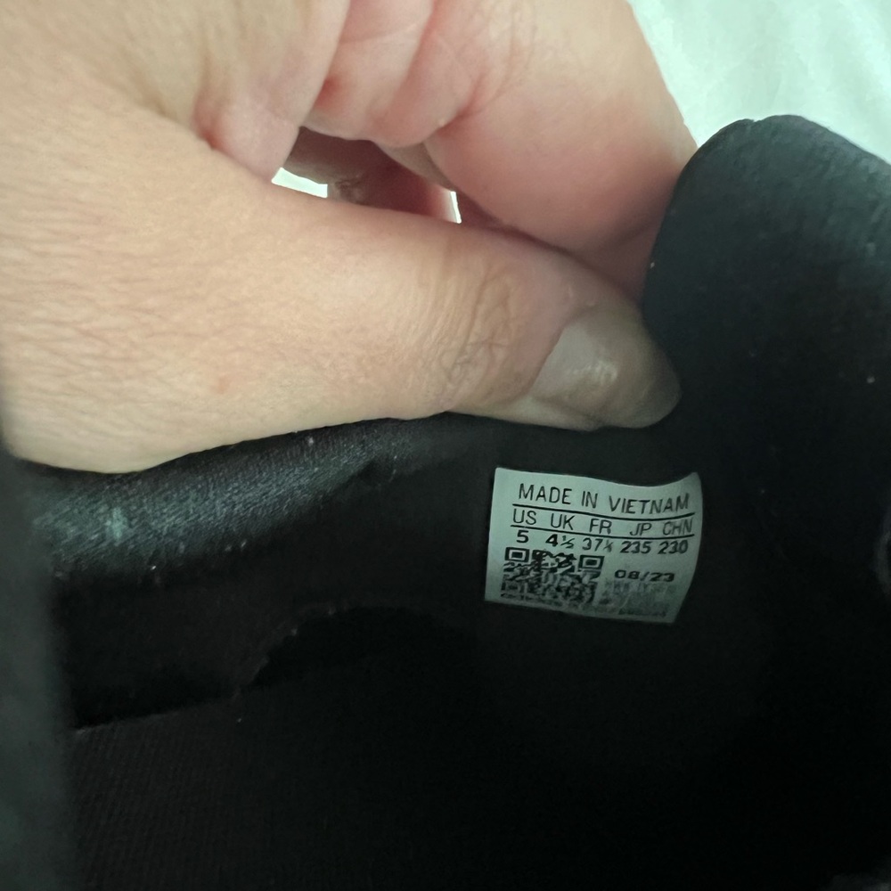 Adidas Black Sneakers - Picture 4 of 4